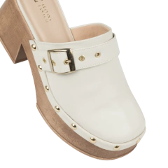 Tamanco Off White Botões Dourados Salto Bloco 8cm LJ Luciana Janich - comprar online