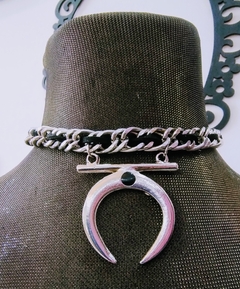 choker cadena con media luna