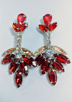 Aros de gemas color rojo intenso y sandía