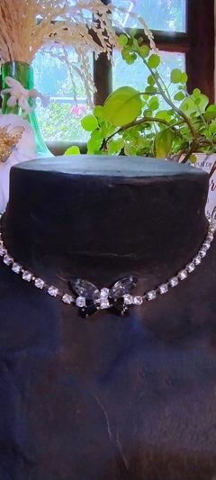 Choker de Strass con mariposa de gemas negras