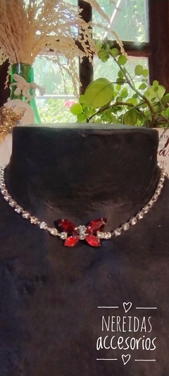 Choker de Strass con mariposa de gemas en color rojo brillante