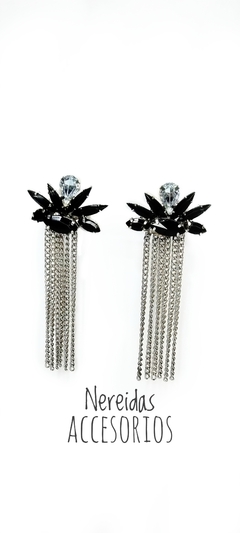 Aros de gemas negras y cadenas