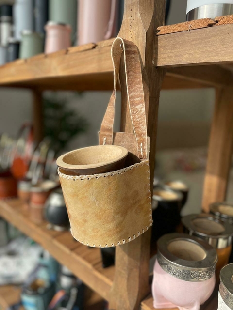 Porta mate auto cuero crudo