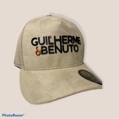 Boné Guilherme e Benuto LG na internet
