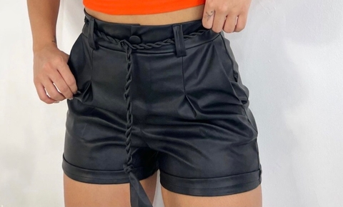 Short Couro