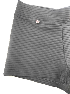 Short Preto Textura na internet