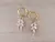 ARO DE ACERO DORADO ARGOLLA BISAGRA 12 MM CON DIJE RACIMO CON STRASS BLANCO