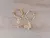 ARO DE ACERO DORADO ARGOLLA 14 MM CON DIJE MARIPOSA ACRÍLICO BEIGE