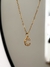 collar inicial dorado en internet