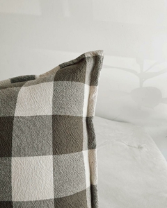 ALMOHADÓN CUADROS HABANO 50X50 - comprar online