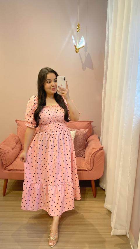 VESTIDO RAISSA ROSA COM CORAÇÃO PRETO