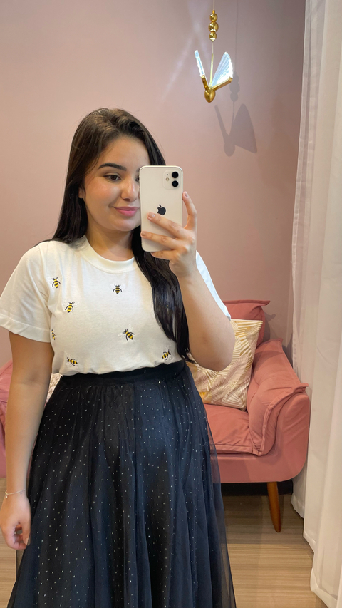 T-SHIRT BORDADA ABELHA