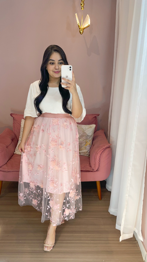 SAIA FLORES EM TULE ROSA