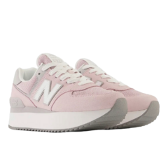 Tênis New Balance 574 + Feminino na internet