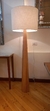 LAMPARA DE PIE CONO BILL