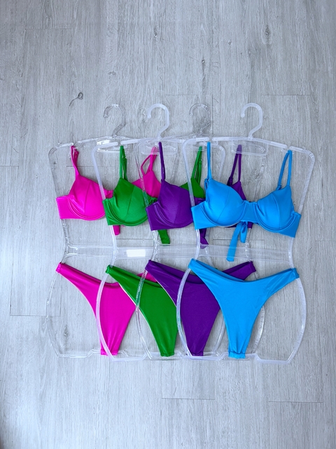 Biquíni Mel meia taça asa delta