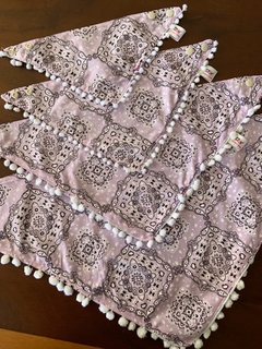 Bandana Lilás c/ pompom