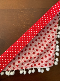 Bandana coração c/ pompom
