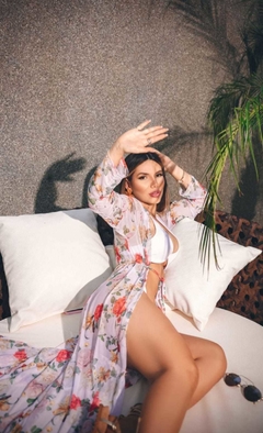 Saída de Praia Tulum Floral - Branco com Vermelho