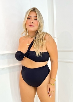 Biquíni Hot Pant Rayssa na internet