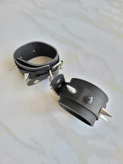 Esposas Sado Con Cadena Eco-Cuero - comprar online