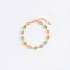 Pulsera de piedras preciosas en internet