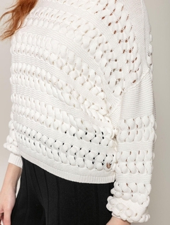 Blusa de algodão, gola canoa, tecimento em pontos vazados com mangas de cava quadrada Biamar 11650