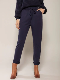 Calça de moletom com detalhes nas laterais, elástico embutido na cintura e cordão para amarração Biamar 11585 - Moda Urbana | Tendências da Moda Feminina 