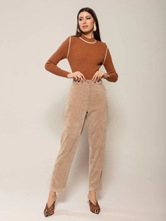 Calça de veludo, modelagem reta, bolsos relógio e passantes para cinto Biamar 11582 - comprar online
