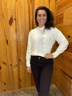Casaco cropped no fio pluma Biamar 10169