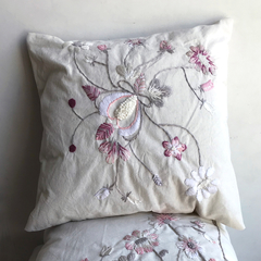 Almohadón bordado a mano Rose - comprar online