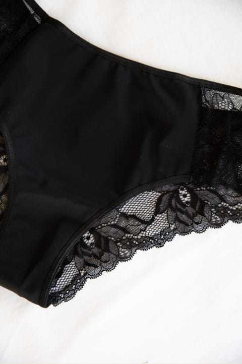 Vedetina Deville en puntilla de tul de lycra y tricot. Cod.: 840