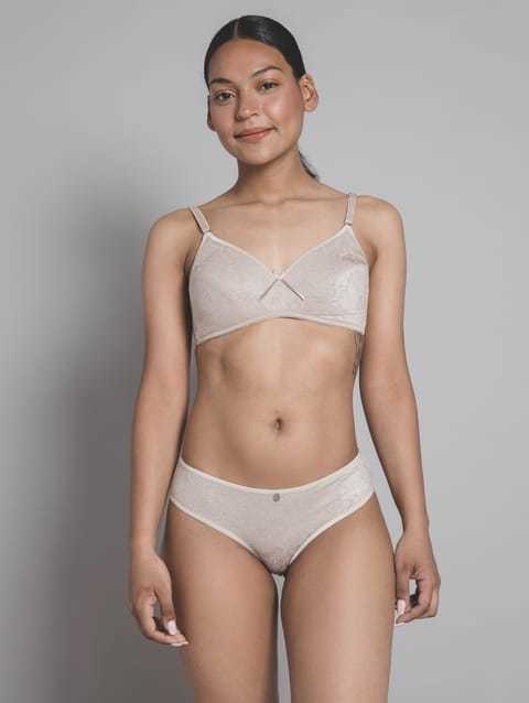 Vedetina Deville confecciona en tricot de lycra labrada. Cod.: 851
