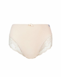 Bombacha Deville alta confeccionada con tricot y puntillas de lycra. Cod.: 862 en internet