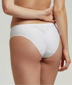 Bombacha Selu tiro corto de microfibra y puntilla. Cod.: 296 - comprar online