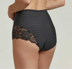 Bombacha Selu universal de microfibra fantasía y puntilla. Cod.: 300 - comprar online