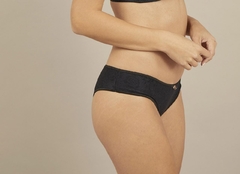 Vedetina Deville confecciona en tricot de lycra labrada. Cod.: 851 en internet