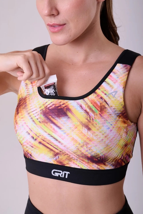 TOP GRIT BOSSA RETO C/ BOLSO AJUSTAVEL PRETO / ESTAMPA REALCE - comprar online