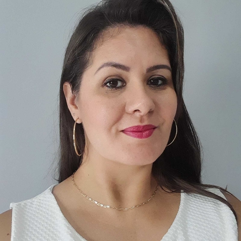 Colar choker de elos lisos e achatados folheado a ouro 18k