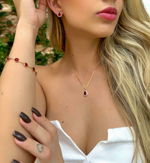 Conjunto Gota Banhado a Ouro 18k