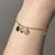 Pulseira Banhada em Ouro 18k, com Pingentes de Plaquinhas e Coração