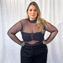 Look Cropped Arrastão em tule + top veludo