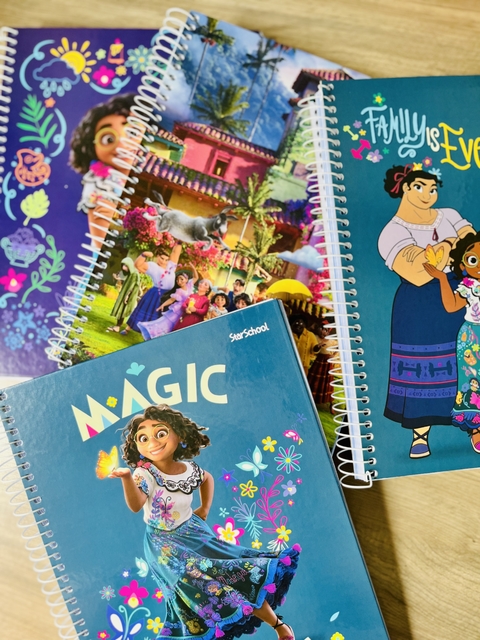 ￼Caderno Encanto Disney - Caderno 10 matérias universitário