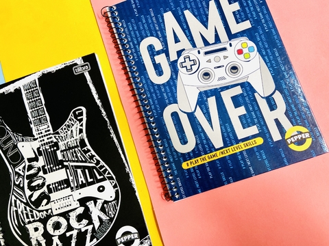 CADERNO ESPIRAL CAPA DURA UNIVERSITÁRIO 1 MATÉRIA PEPPER MASCULINO