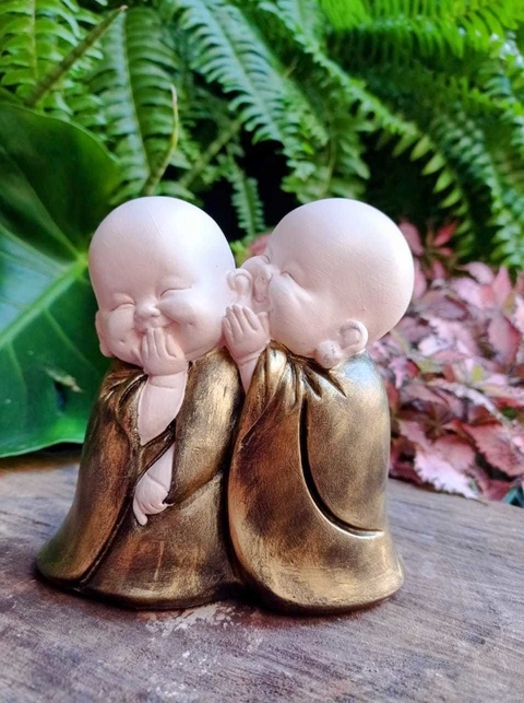 MINI MONGES COCHICHANDO