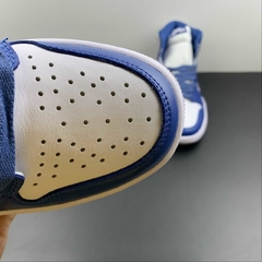 Jordan 1 High True Blue na internet