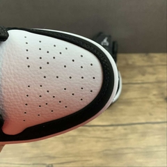 Jordan 1 Low Black White na internet