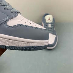 Jordan 1 Low Light Iron Ore/Siren Red - comprar online