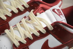 Nike Dunk Low PRM Vintage Team Red na internet