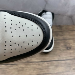 Jordan 1 Retro High Dark Mocha na internet